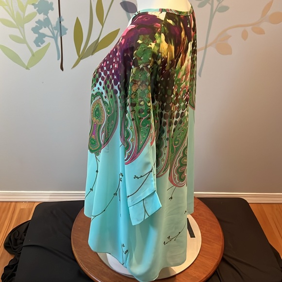 4/$20 Loose fit Batwing Style Top - Picture 4 of 6